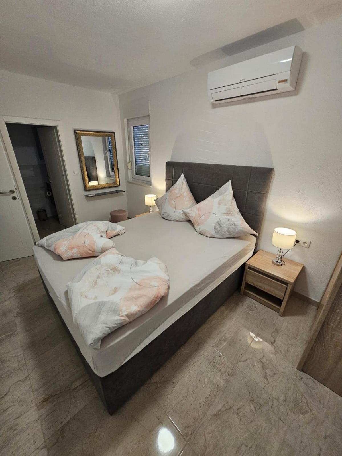 Villa Botic Trogir Exterior photo